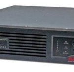 Smart-UPS de APC 3000 VA conexión USB  serial SUA3000RM2U