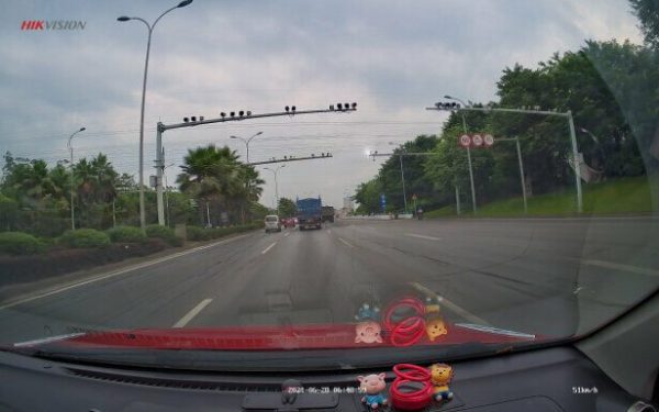 Hikvision CAMARA MÓVIL (DASH CAM)  AE-DC5113-F6S (+GPS) - Imagen 2